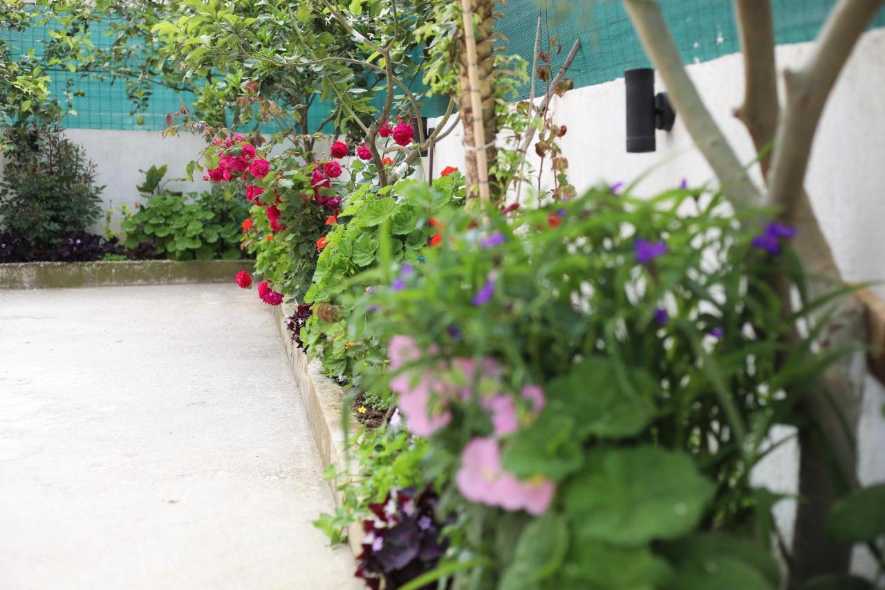 Vila Feliz - Premium Rooms With Free Private Parking Vlore Exterior photo
