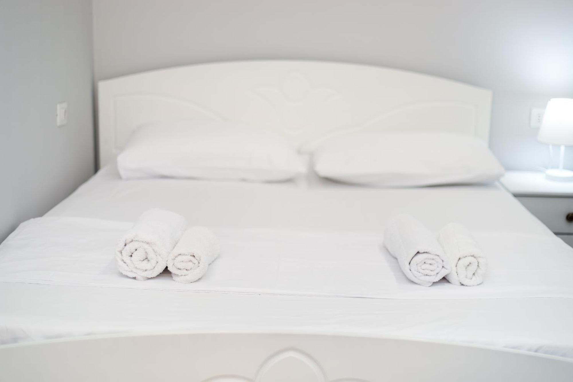 Vila Feliz - Premium Rooms With Free Private Parking Vlore Exterior photo