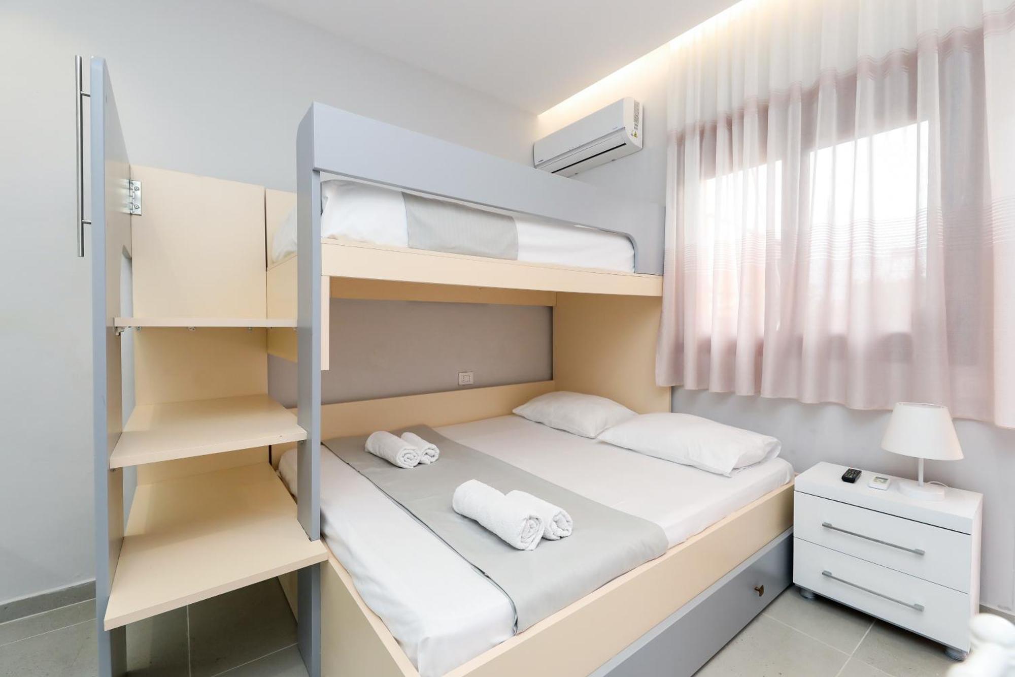 Vila Feliz - Premium Rooms With Free Private Parking Vlore Exterior photo