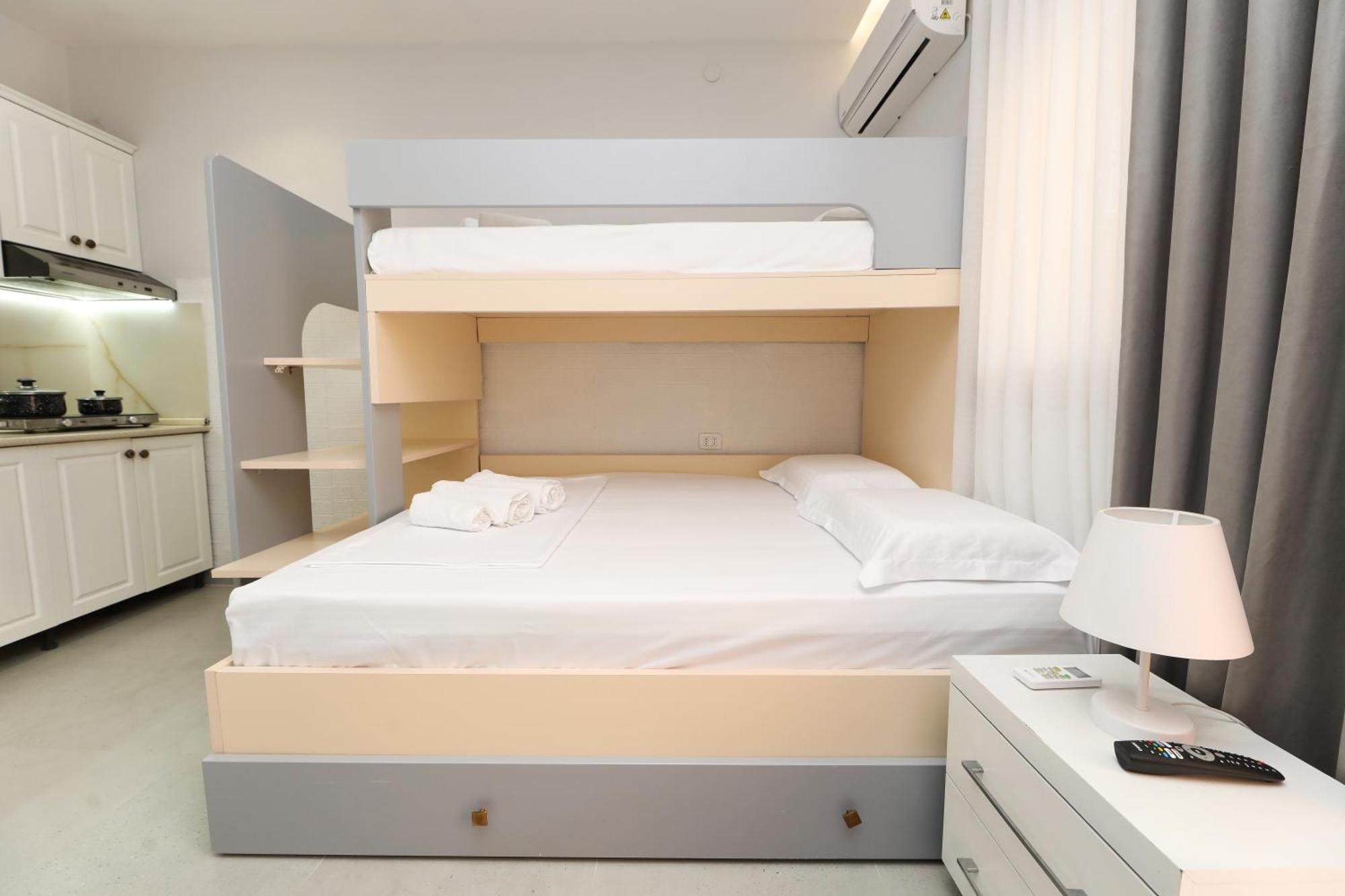Vila Feliz - Premium Rooms With Free Private Parking Vlore Exterior photo