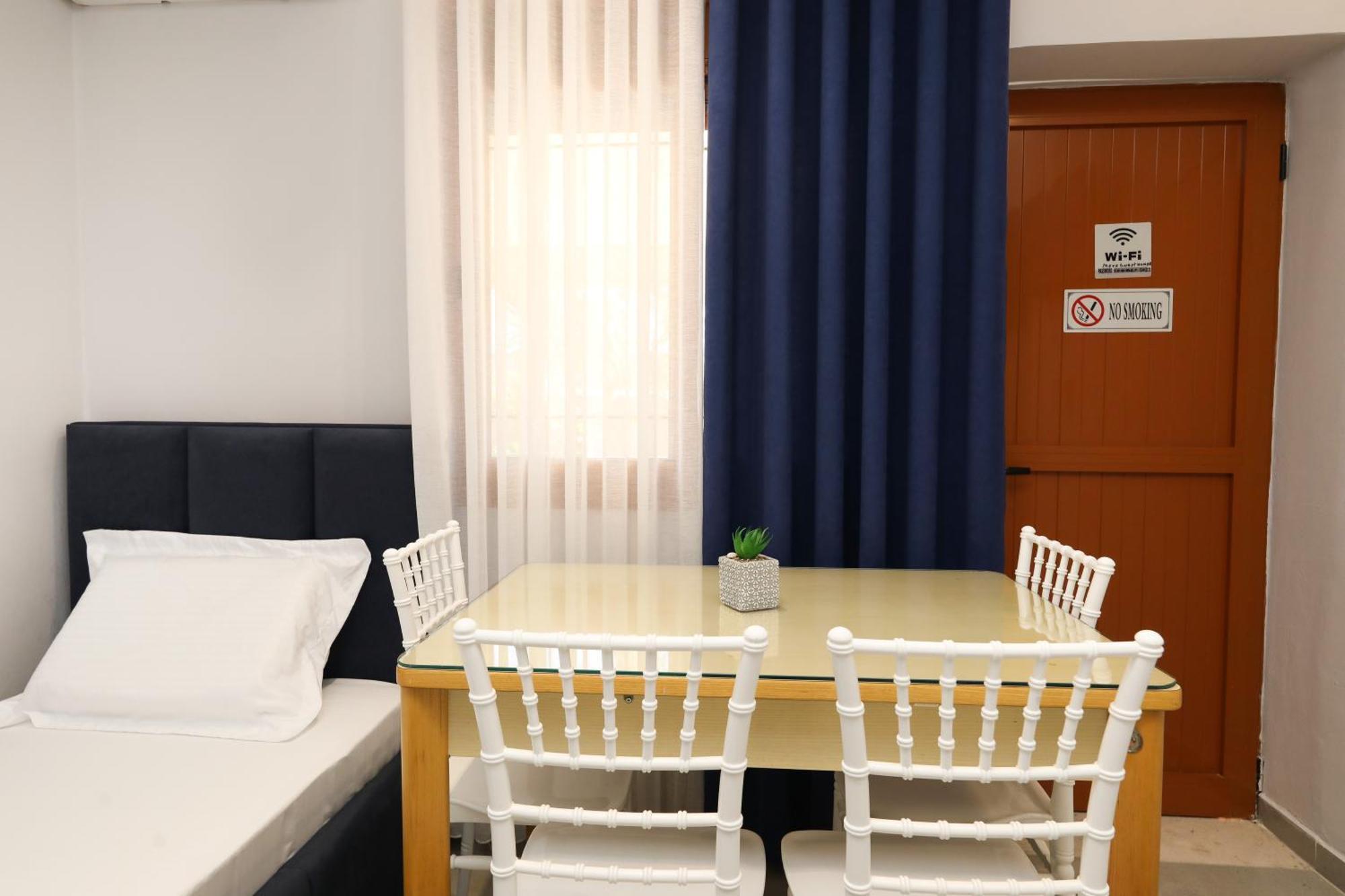 Vila Feliz - Premium Rooms With Free Private Parking Vlore Exterior photo