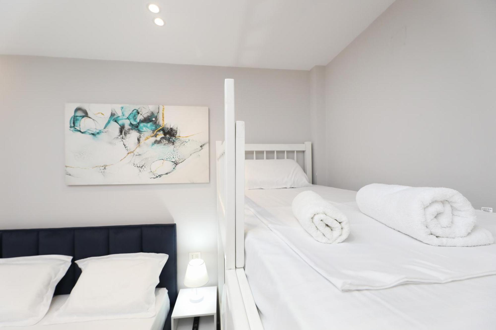 Vila Feliz - Premium Rooms With Free Private Parking Vlore Exterior photo